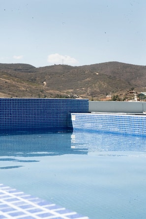 Outdoor pool - Casa Juliana (Santa Maria Colotepec)
