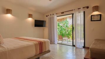 Premium bedding, in-room safe, free WiFi, bed sheets