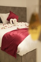 Habitación con 1 cama doble o 2 individuales, vistas a la ciudad | Wifi gratis
