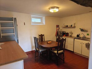 Dining - Vrbo Property (Maigné)