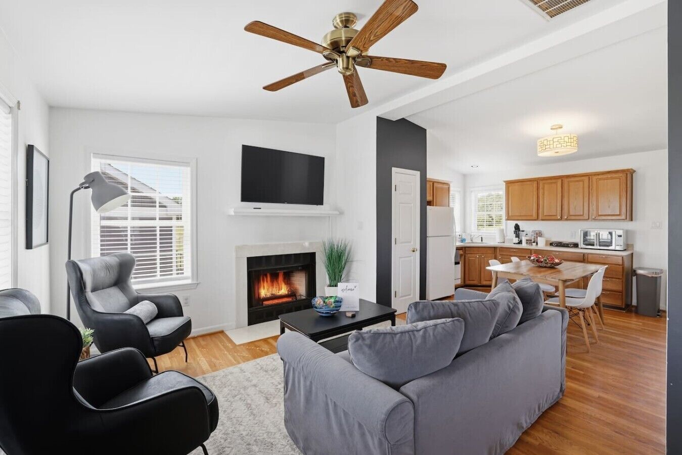 TV, fireplace, ping pong