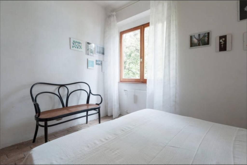 Eenvoudige kamer, 1 twee- of 2 eenpersoonsbedden, gedeeltelijk uitzicht op zee | Een bureau, een laptopwerkplek, verduisterende gordijnen