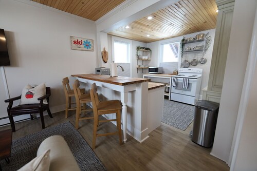 1 Br Suite in Downtown North Creek, with Views of Gore Mountain & Ski Bowl