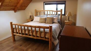 3 chambres, fer et planche à repasser, lit de bébé portatif