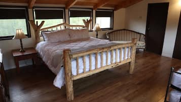 3 bedrooms, iron/ironing board, travel crib, free WiFi