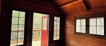Romantic Nature Stay | Accessible Cabin for 2