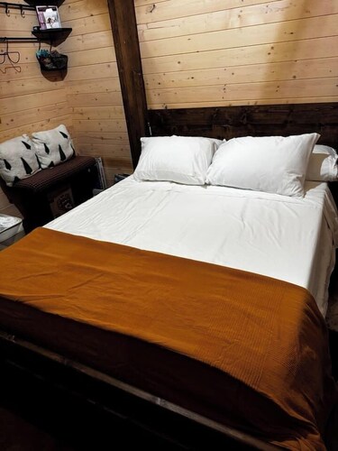 Pet-Friendly Cabin | Sleeps 2 | Private Fire Pit