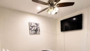 3 bedrooms, iron/ironing board, WiFi