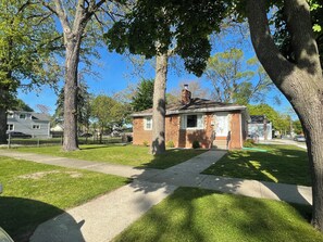 Exterior -  3-bedroom house with AC in North Chicago located near Naval Base (North Chicago)