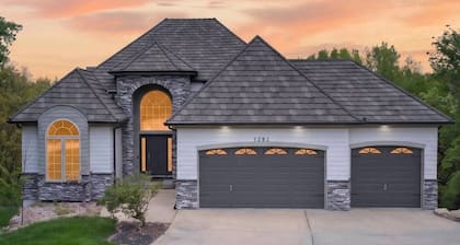 5BR Luxury retreat near World Cup Stadium