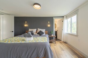 Desk, iron/ironing board, WiFi, bed sheets - 4BR Seattle Stunner | w/ Summer Deck by Green Lake (Seattle)