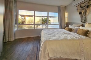 Departamento de lujo | Espacio para trabajar con laptop y wifi gratis 