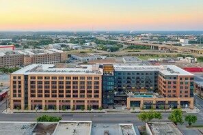 Exterior - Top Floor Retreat in Deep Ellum (Dallas)