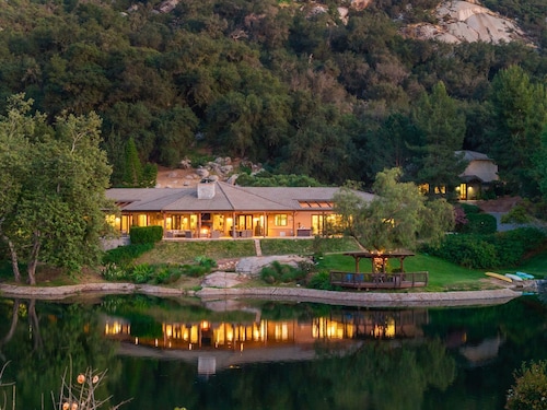 San Diego -Fallbrook- LAKEFRONT resort Style Lakehouse w/Pool,Spa, Beaches close