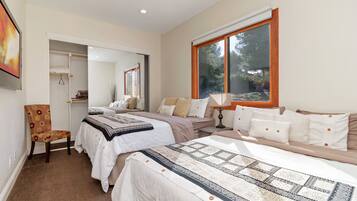 6 bedrooms, iron/ironing board, WiFi, bed sheets