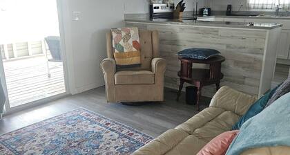 Cozy 2-bedroom house perfect for travel nurses or traveling fisherman!!!