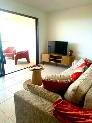 TV - Comfortable apartment... (Pietrosella)