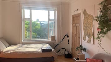 3 bedrooms, WiFi, bed sheets