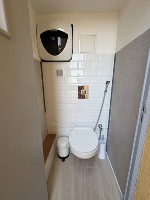 Bathroom - Vrbo Property (Hyères)
