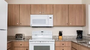 Private kitchen - Family Vegas Escape – More Space Near the Strip (Las Vegas)