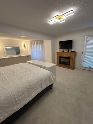 3 slaapkamers, een strijkplank/strijkijzer, gratis wifi, beddengoed