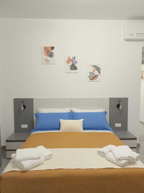 Room - Near the city center, it is ideal for families, groups of friends, and travelers (San Marco D'alunzio)