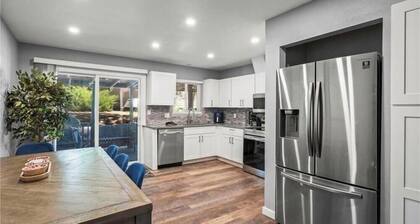 Charming 3BR North Tahoe Getaway, Central Location, Pet Friendly, Hot Tub