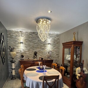 Dining - House with pool (Naintré)