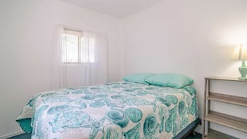 Chalet rustique classique, 2 chambres, vue sur le jardin | Espace de travail pour ordinateurs portables, accès au Wi-Fi (inclus)