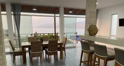 Private Cliffside Ocean Retreat Near Lima
