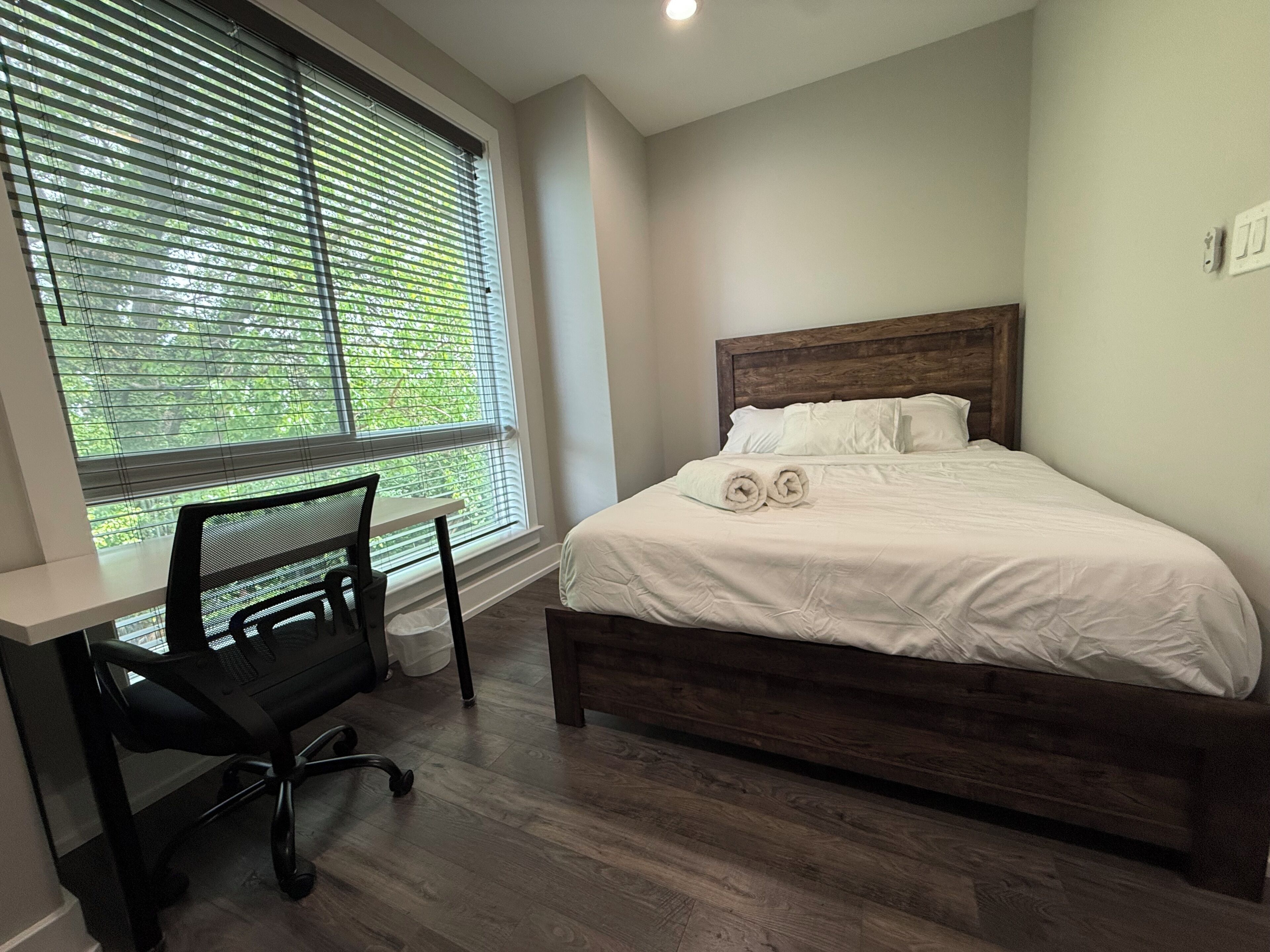 Standard Room, City View | Individually furnished, desk