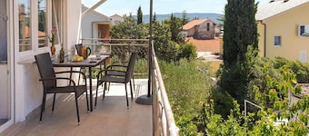 Beautiful apartment in Krk with WiFi