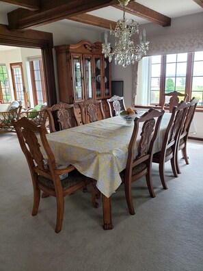 Dining - 1 time rental July 18 to 28,7 day min. 2 mi to EAA.Mansion on water,sleeps 10. (Oshkosh)