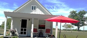Cottage in Bancroft countryside for the perfect relaxing getaway.