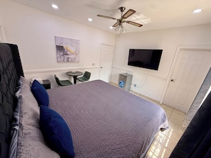 Luxury Room | Down comforters, iron/ironing board, free WiFi, bed sheets - Hotel Villas Lazief Ejecutivo (San Pedro Sula)