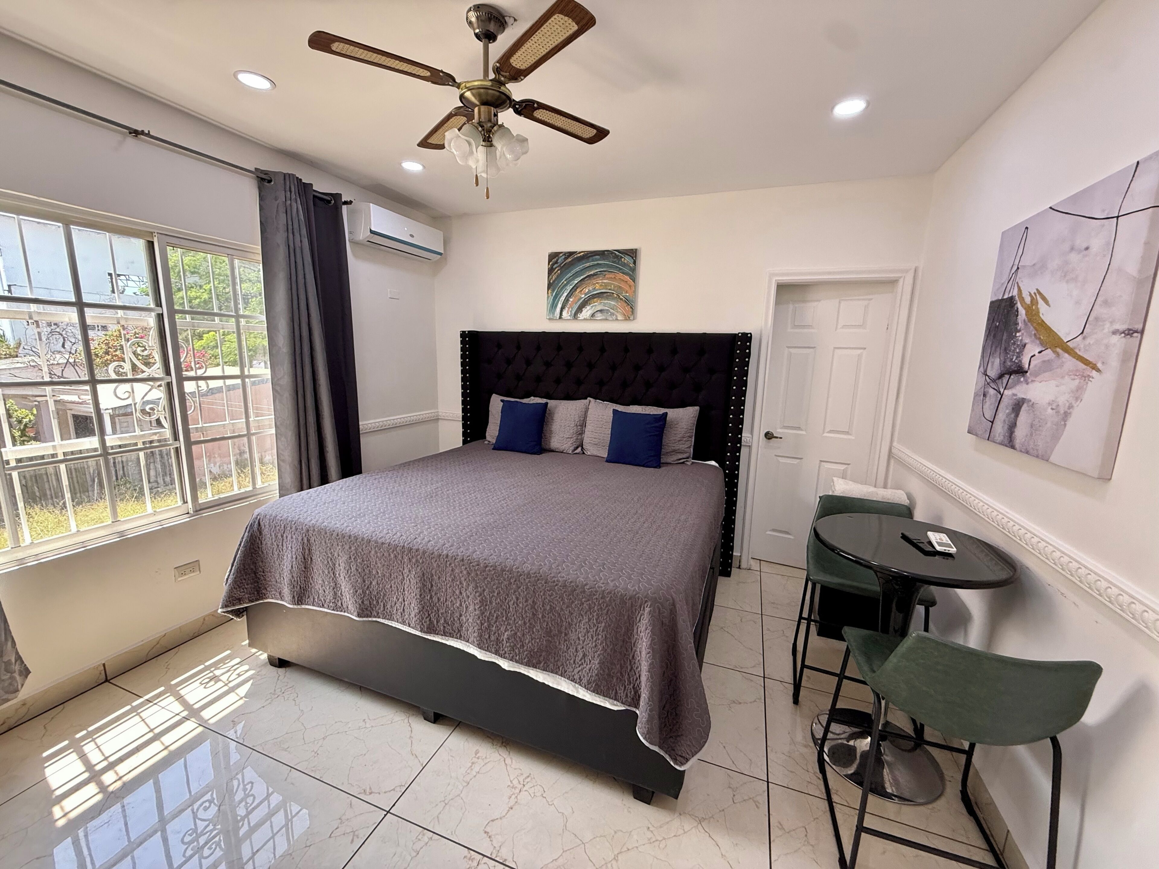 Luxury Room | Down comforters, iron/ironing board, free WiFi, bed sheets