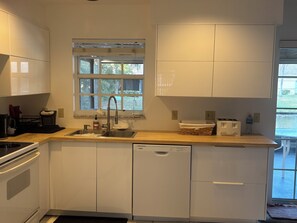 Private kitchen - Spacious 4-bedroom house Next to IMG Academies (Bradenton)