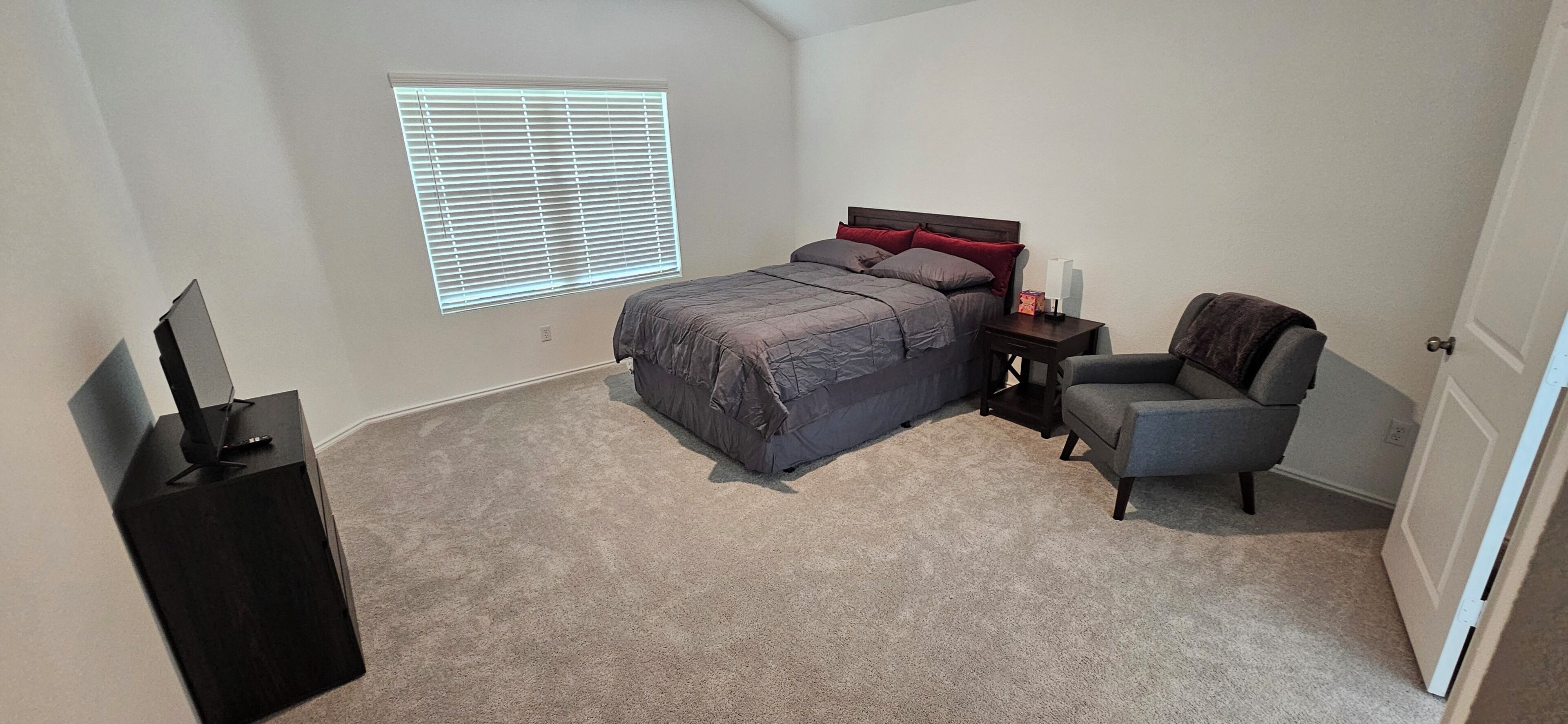 3 quartos, ferros/tábuas de passar roupa, Wi-Fi, roupa de cama