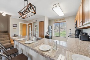 Coffee/tea maker, fridge, microwave, oven - Hidden Valley 5BR, Ski,  Resort Pool & Family Retreat (Somerset)
