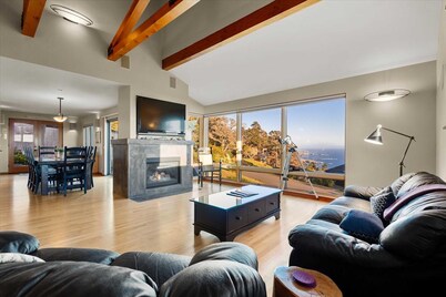 7 Blue Mile/White Water & Sea Cliff Views+Hot Tub