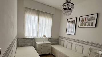 2 chambres, fer et planche à repasser, Wi-Fi, draps fournis