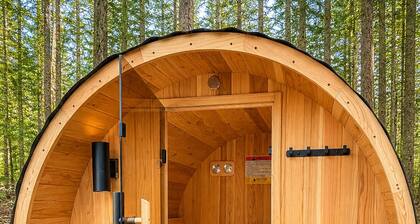 Tiny Home Retreat @ Mt. Rainier w/ Hot Tub & Sauna