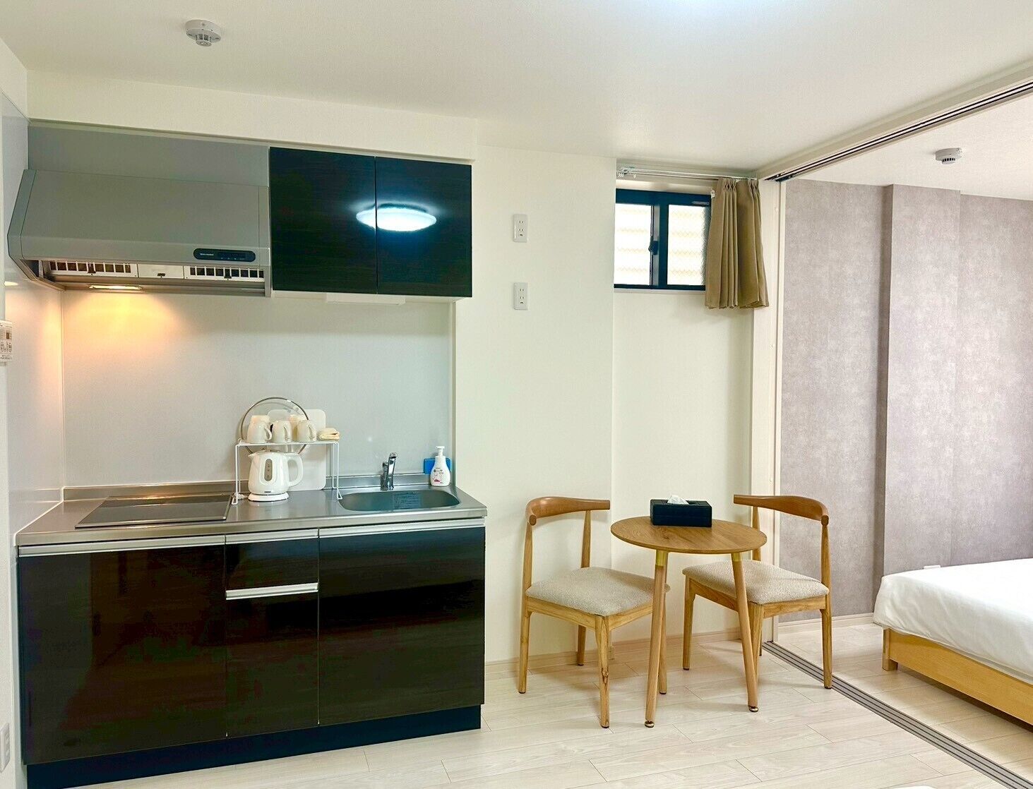 Premium bedding, desk, laptop workspace, free WiFi