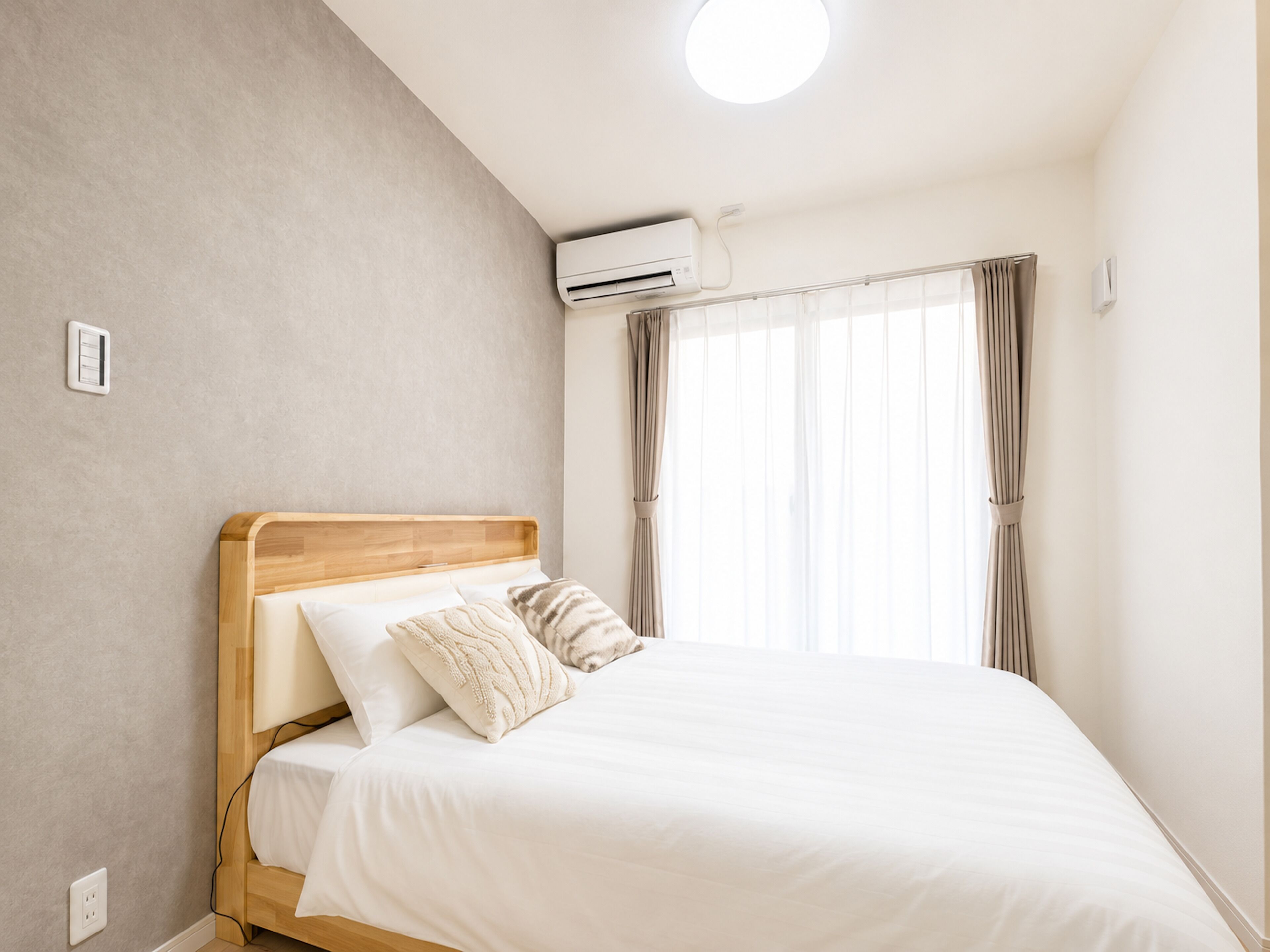 Premium bedding, desk, laptop workspace, free WiFi