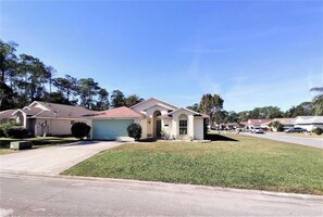Exterior - kissimmee entire home  ,NEAR DISNEY ,AND ALL . 2208 (Kissimmee)