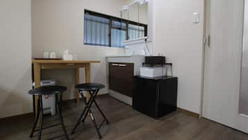 Deluxe-værelse til 3 personer - hawaiiansk terrasse - ørkenudsigt | Mørklægningsgardiner, strygejern/strygebræt, gratis Wi-Fi, sengetøj