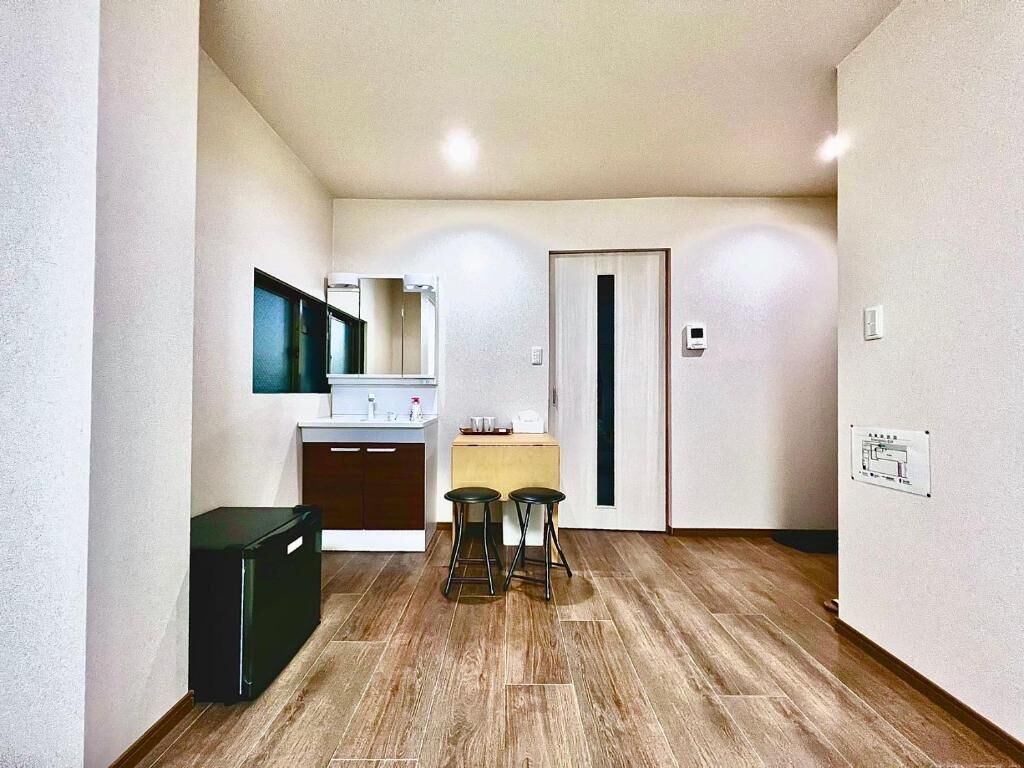 Deluxe Triple Room, Lanai, Desert View | Interior