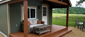 Unique and tranquil cabin getaway on Crooked Creek