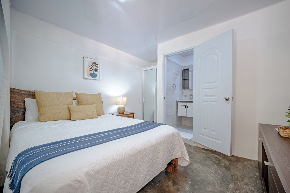 Basic Room, Courtyard View | Iron/ironing board, WiFi (free)