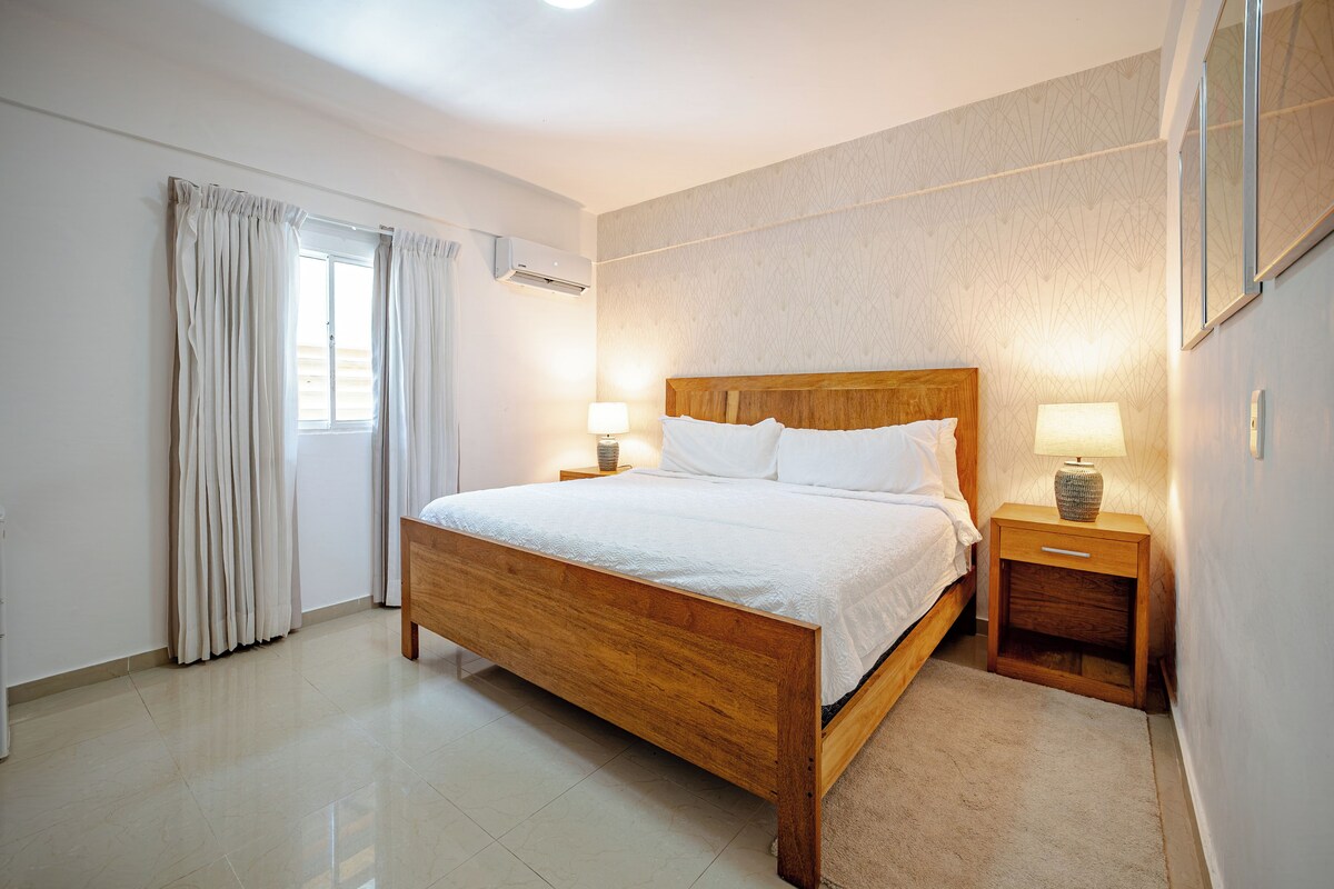 Junior Room, Jetted Tub | Iron/ironing board, WiFi (free)